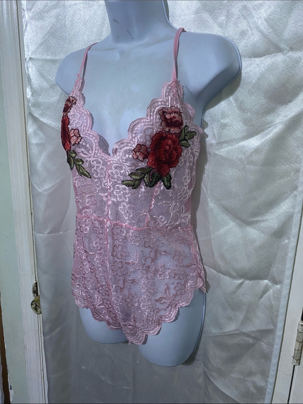 Y2K Pink Lace Appliqué Chemise with Floral Embroidery
